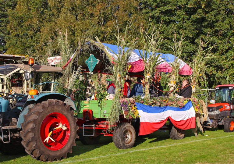 Ein Dorf feiert sich und die Landwirtschaft